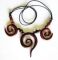 Naturschmuck mit magischen Symbolen Naturschmuck mit magischen Symbolen