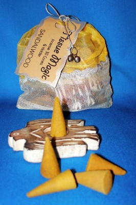 Tissue Magic Incense Cones with holder in a bag, Sandalwood