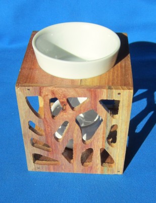 Duftlampe mit Holzgestell
