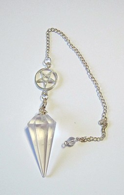 Pendel Bergkristall facettiert mit Pentagramm Kette