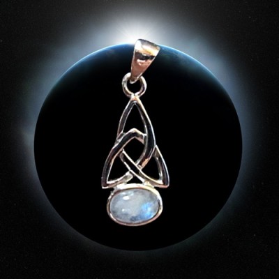 Colgante de plata Triqueta (Triquetta, Triquetra) con piedra lunar arco iris