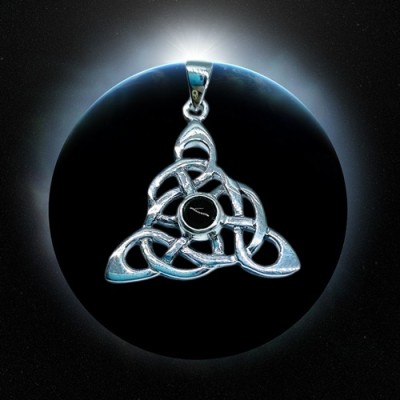Silver pendant Brighid knot with onyx