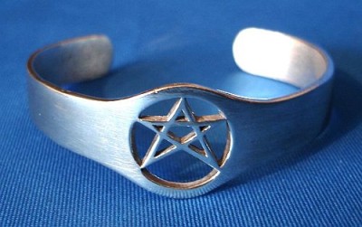 Armreif Pentagramm