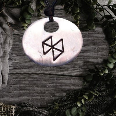 Binder rune amulet energy