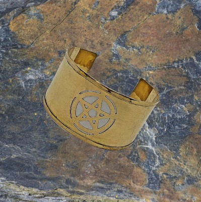 Bracelet large avec pentagramme, en laiton