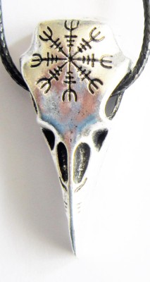 Anhänger Rabenschädel mit Wikinger-Symbol