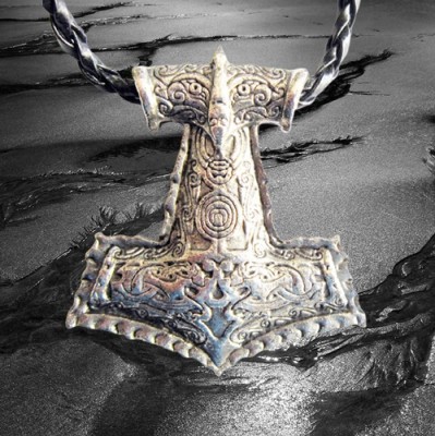 Pendentif marteau de Thor Mjölnir