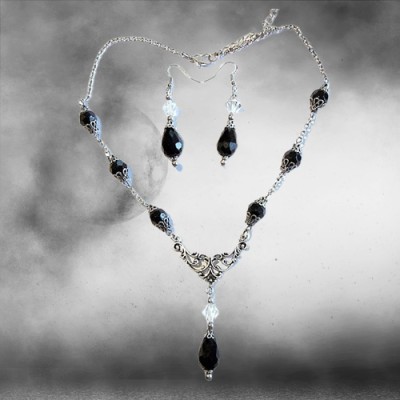 Dark Night necklace including earrings
