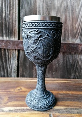 Kelch mit Feuerdrache