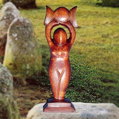 Statuette d´autel déesse avec triple lune en bois
