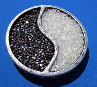 Yin Yang Schale aus Keramik schwarz/gold mit Ladesteine