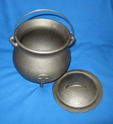 Calderone da strega in ghisa con pentagramma