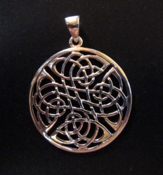 Ciondolo in argento nodo celtico a 4 pieghe
