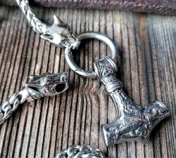 Edelstahl Halskette Thors Hammer Jarl Königskette mit den Wölfen Geri und Freki