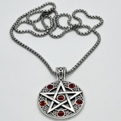 Collana con pentagramma e pietre rosso sangue