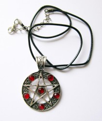 Pendant pentagram with blood-red stones